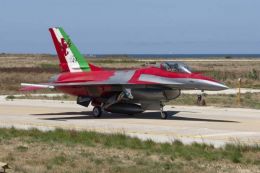 Lockheed F-16A ADF-Fighting Falcon Italian Air Force Special Combo scala 1-48