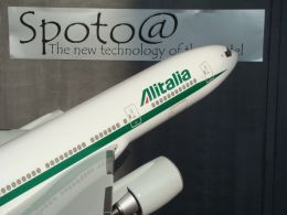 Boeing B777-200 Alitalia new livery scala 1-50