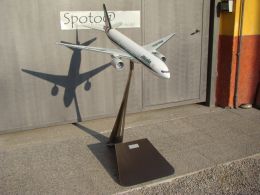 Ulteriori Foto Boeing B777-200-Alitalia new livery scala 1-50