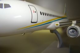 Sukhoi SuperJet100 BusinessJet scala 1-72