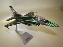 Lockheed F-16 (Special Colors) scala 1-48